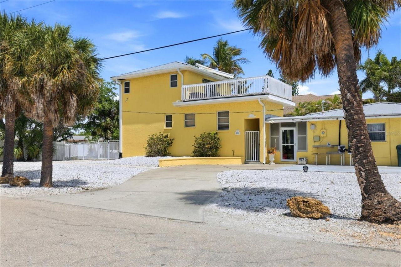 301 Avenida Madera, Unit A, Sarasota, FL 34242 Photo