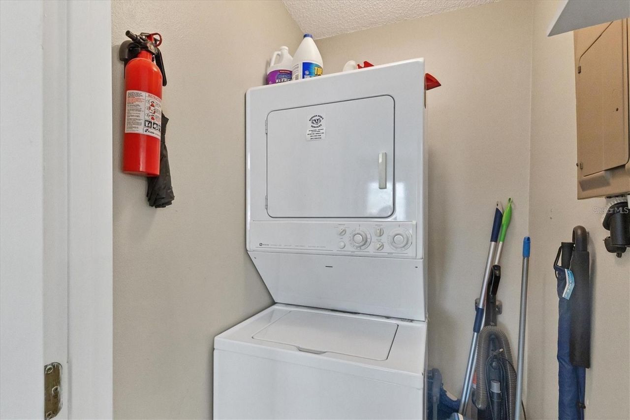 301 Avenida Madera, Unit A, Sarasota, FL 34242 Photo