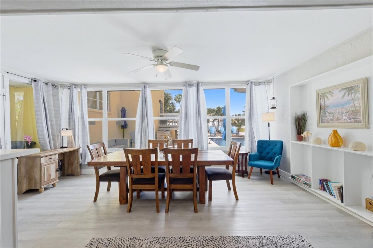 301 Avenida Madera, Unit B, Sarasota, FL 34242 Photo