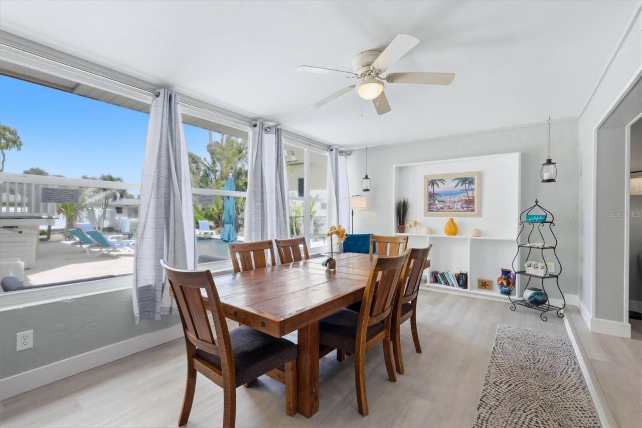 301 Avenida Madera, Unit B, Sarasota, FL 34242 Photo