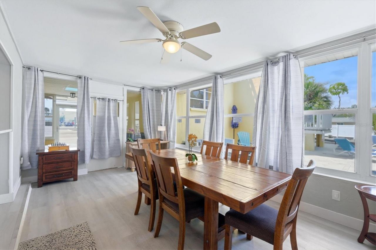 301 Avenida Madera, Unit B, Sarasota, FL 34242 Photo