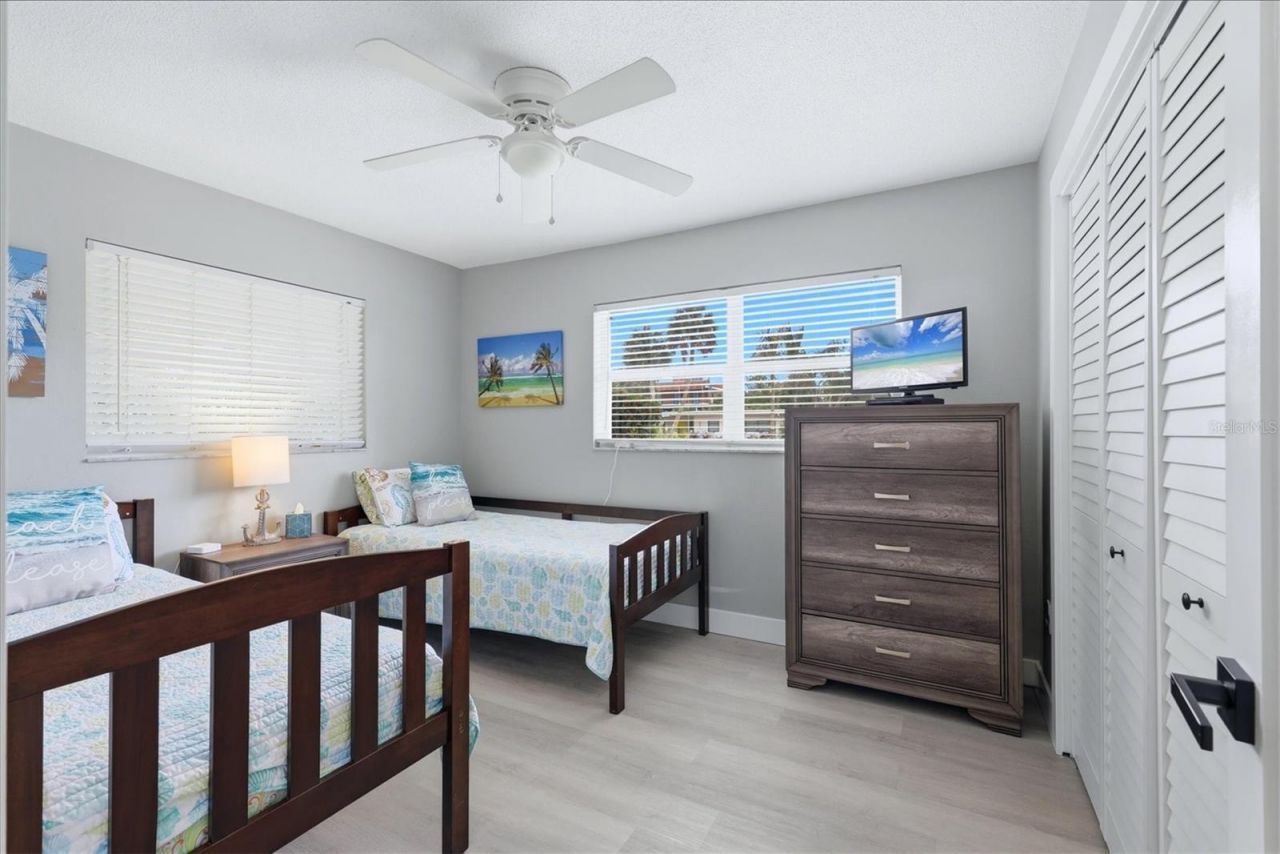 301 Avenida Madera, Unit B, Sarasota, FL 34242 Photo