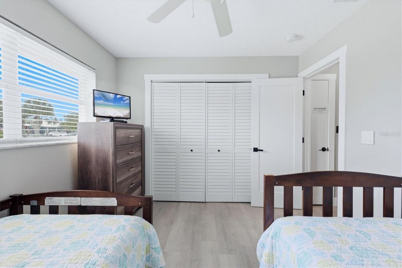 301 Avenida Madera, Unit B, Sarasota, FL 34242 Photo