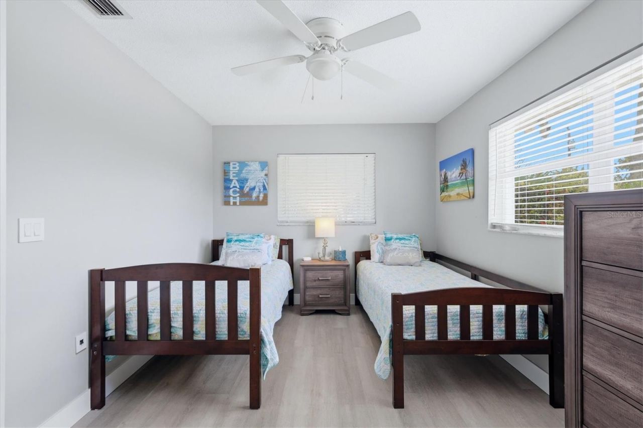 301 Avenida Madera, Unit B, Sarasota, FL 34242 Photo