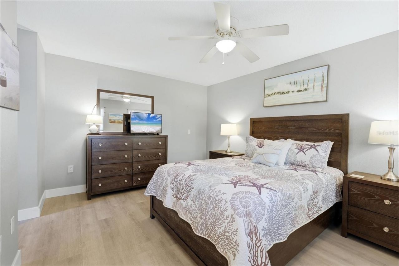 301 Avenida Madera, Unit B, Sarasota, FL 34242 Photo