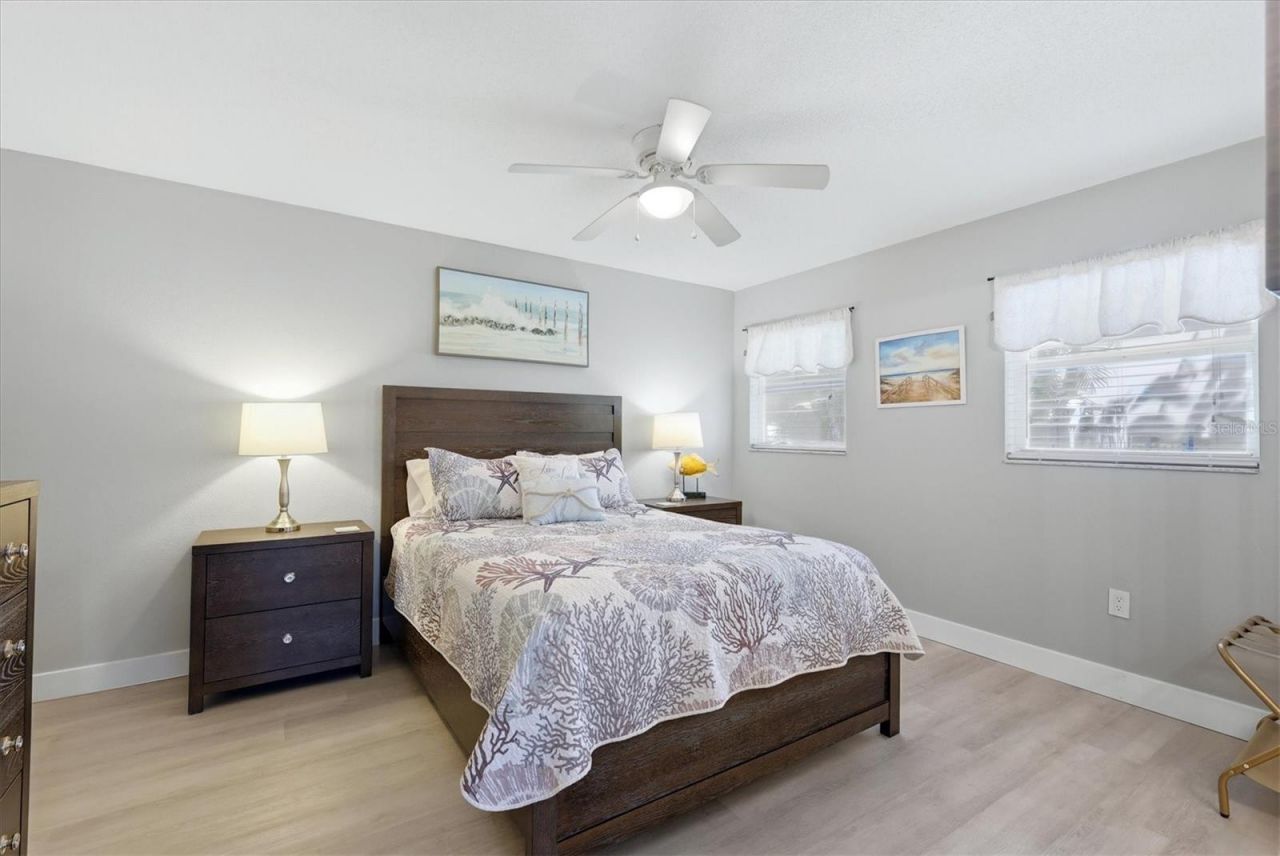 301 Avenida Madera, Unit B, Sarasota, FL 34242 Photo