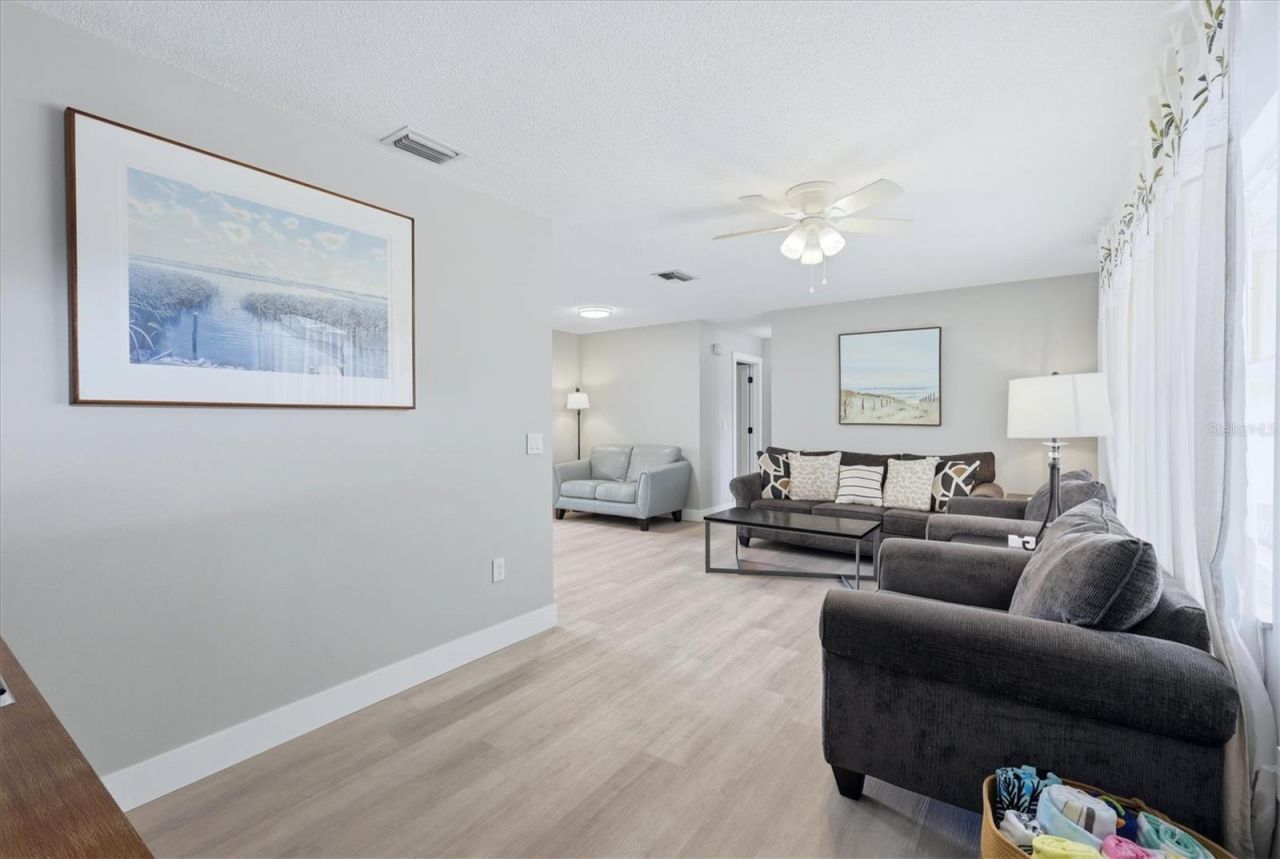 301 Avenida Madera, Unit B, Sarasota, FL 34242 Photo