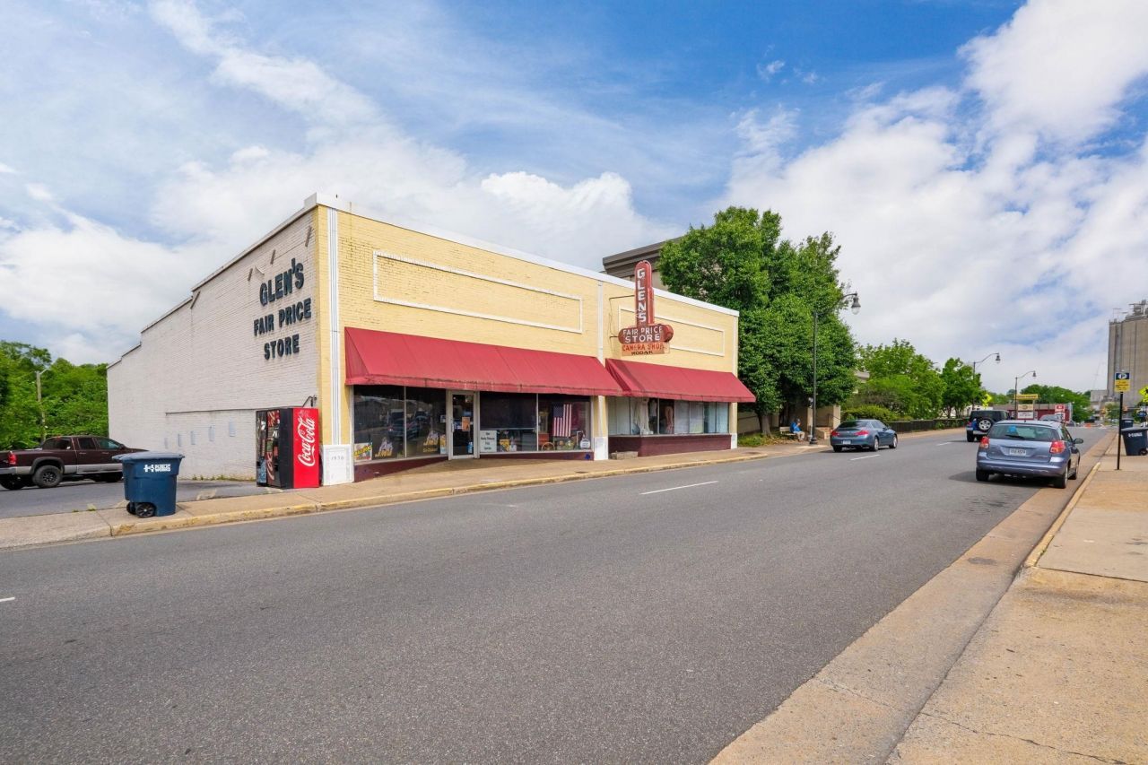 227 NORTH MAIN ST, HARRISONBURG, VA 22802