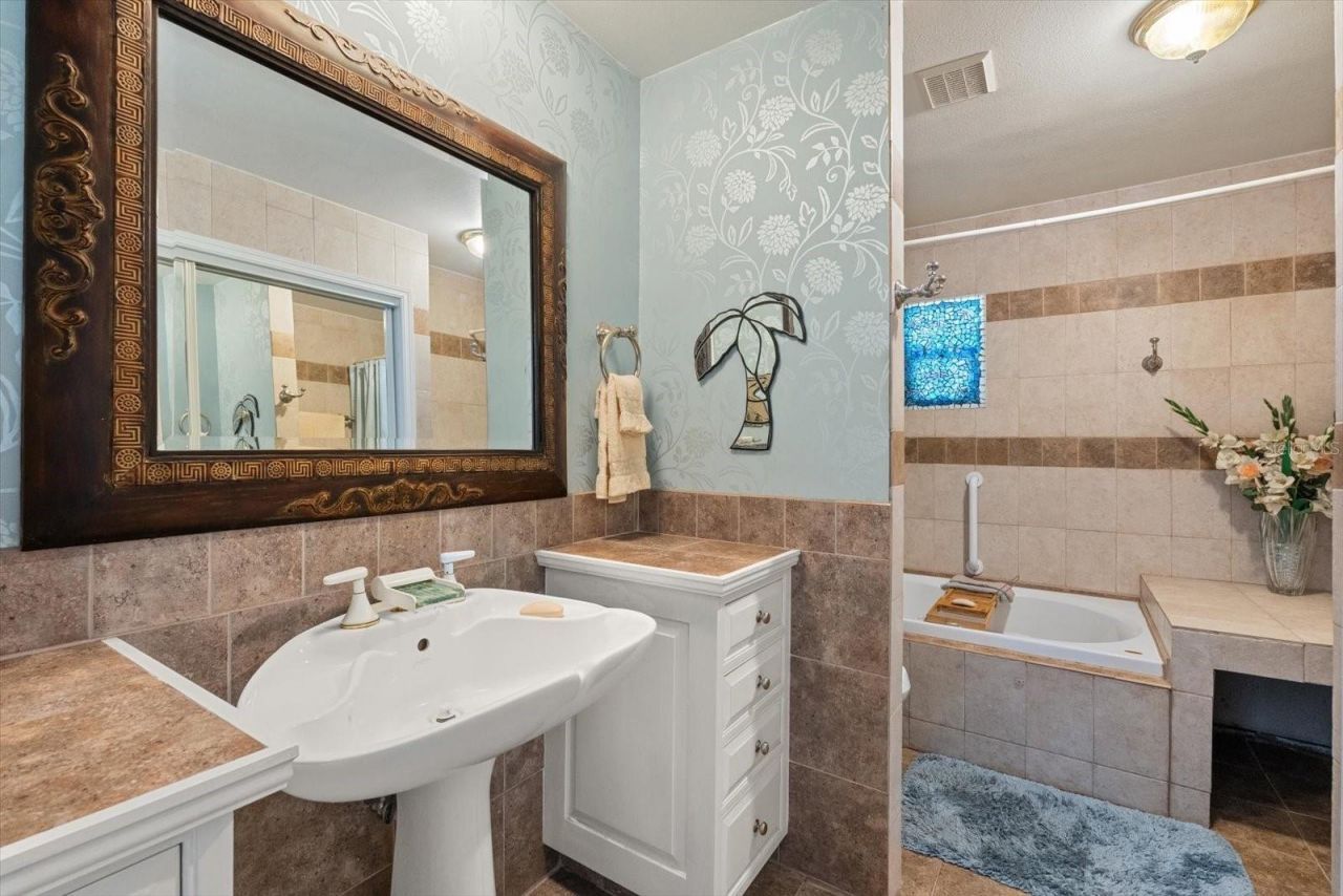 5024 37th Street E, Bradenton, FL 34203 Photo