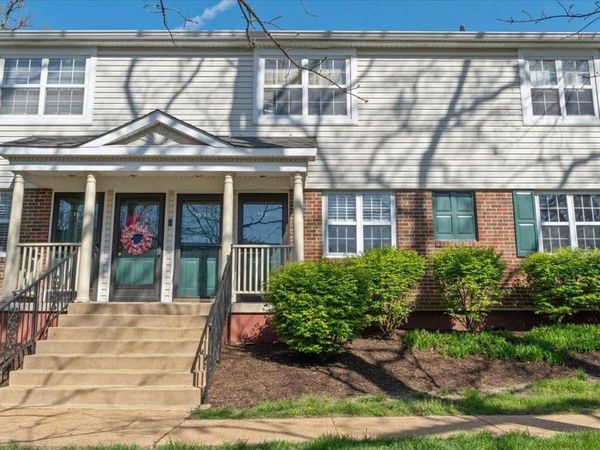 1551 Swallow Drive, St Louis, MO 63144