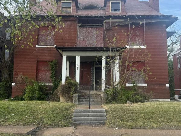 5837 Cates Avenue, St Louis, MO 63112