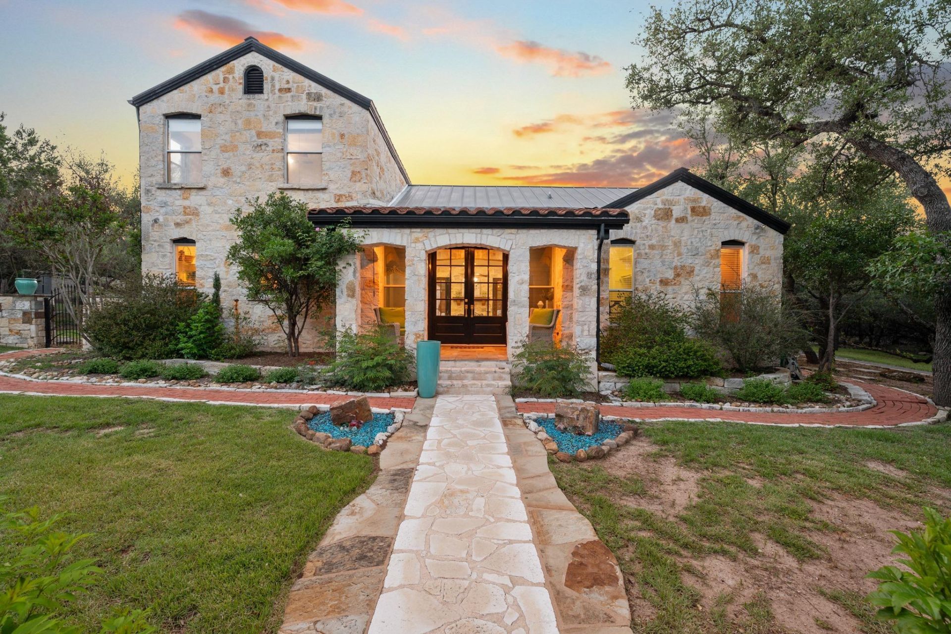 10921 Long Branch Dr, Austin, TX 78736 Main Photo
