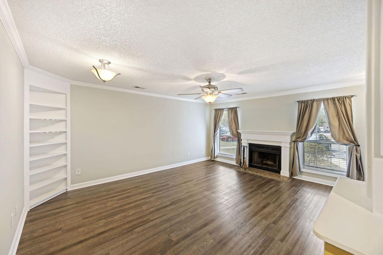 7935 Edgebrook Circle Photo 12