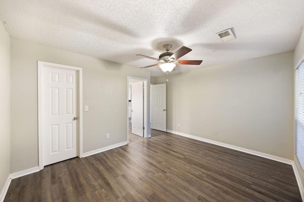 7935 Edgebrook Circle Photo 18