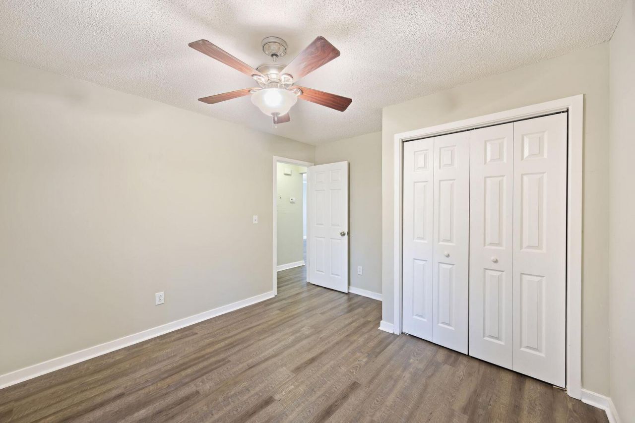 7935 Edgebrook Circle Photo 20