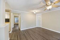 7935 Edgebrook Circle photo 4