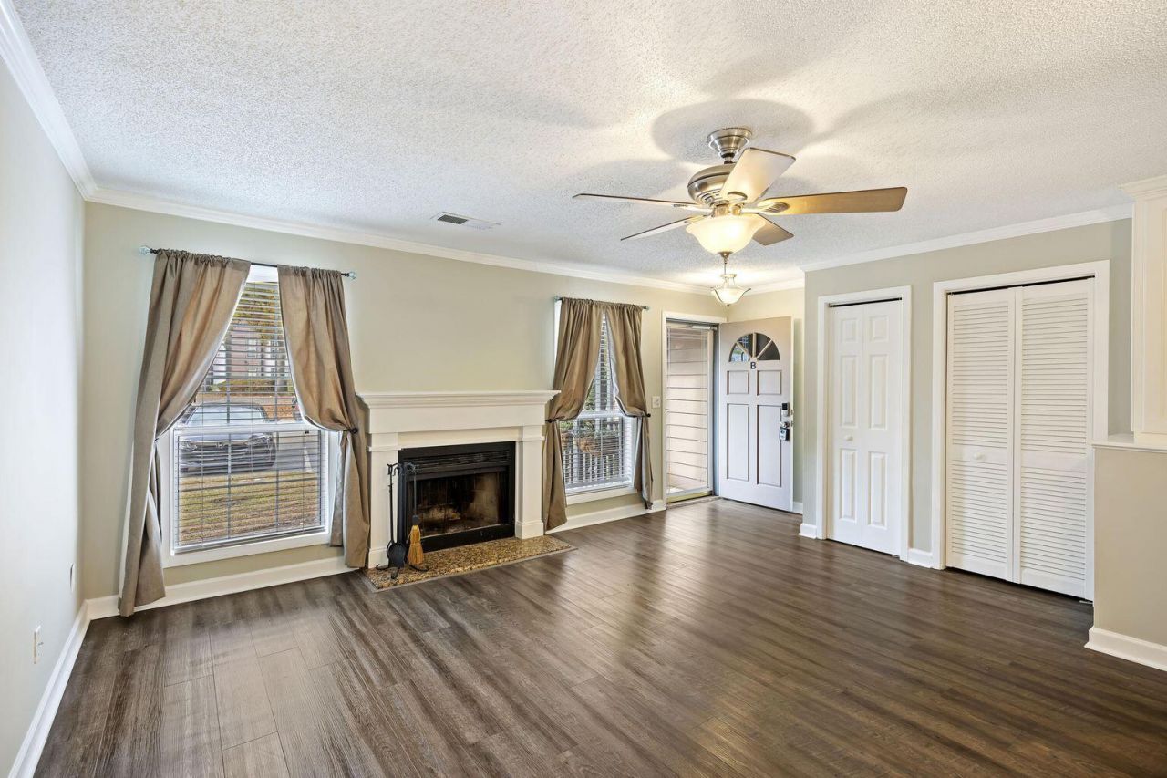 7935 Edgebrook Circle Photo 8