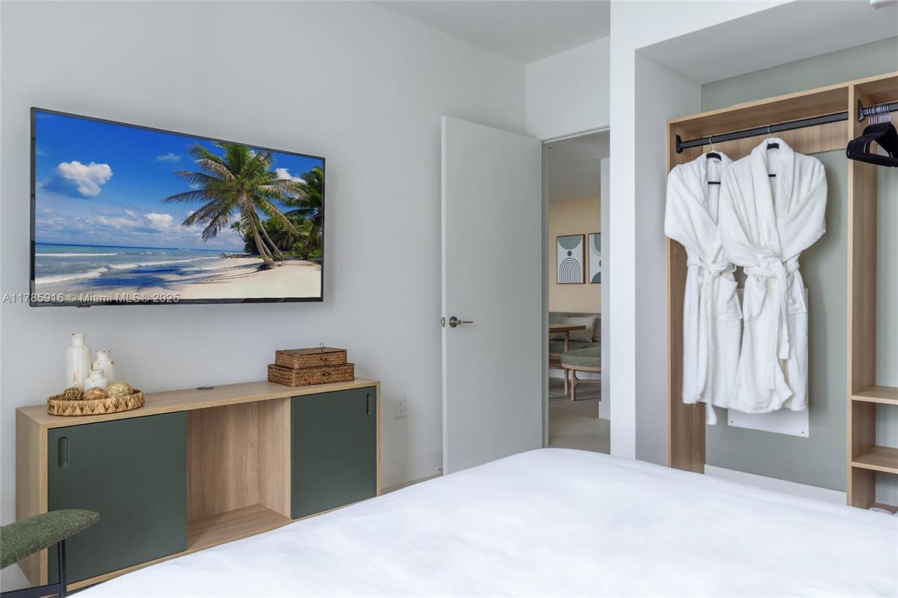 159 NE 6th St, Unit 3701, Miami, FL 33132 Photo