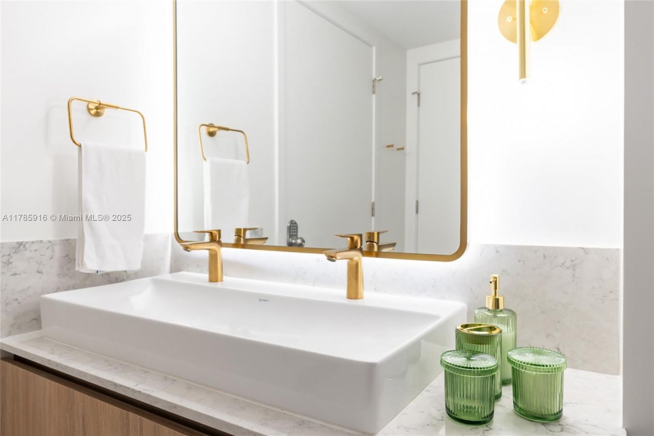 159 NE 6th St, Unit 3701, Miami, FL 33132 Photo