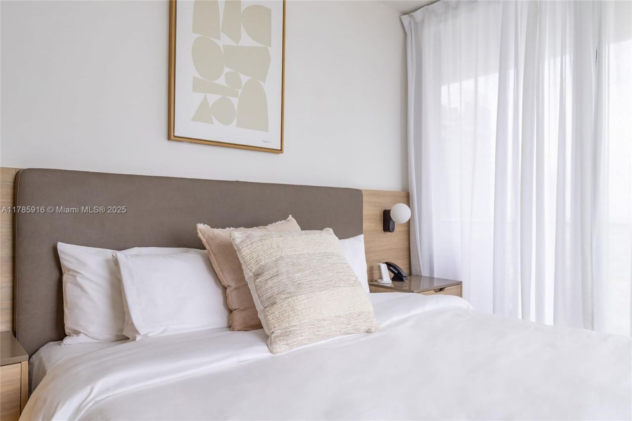 159 NE 6th St, Unit 3701, Miami, FL 33132 Photo