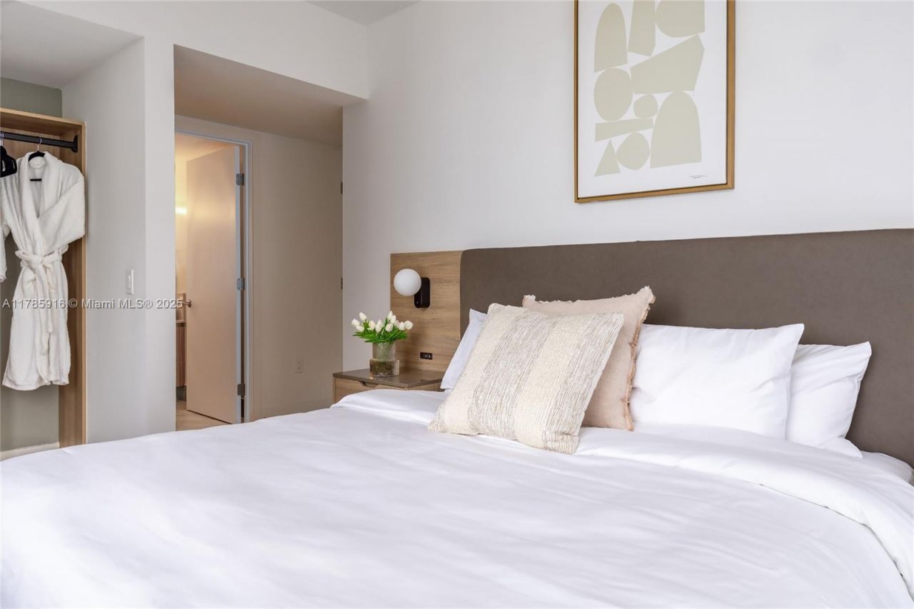 159 NE 6th St, Unit 3701, Miami, FL 33132 Photo