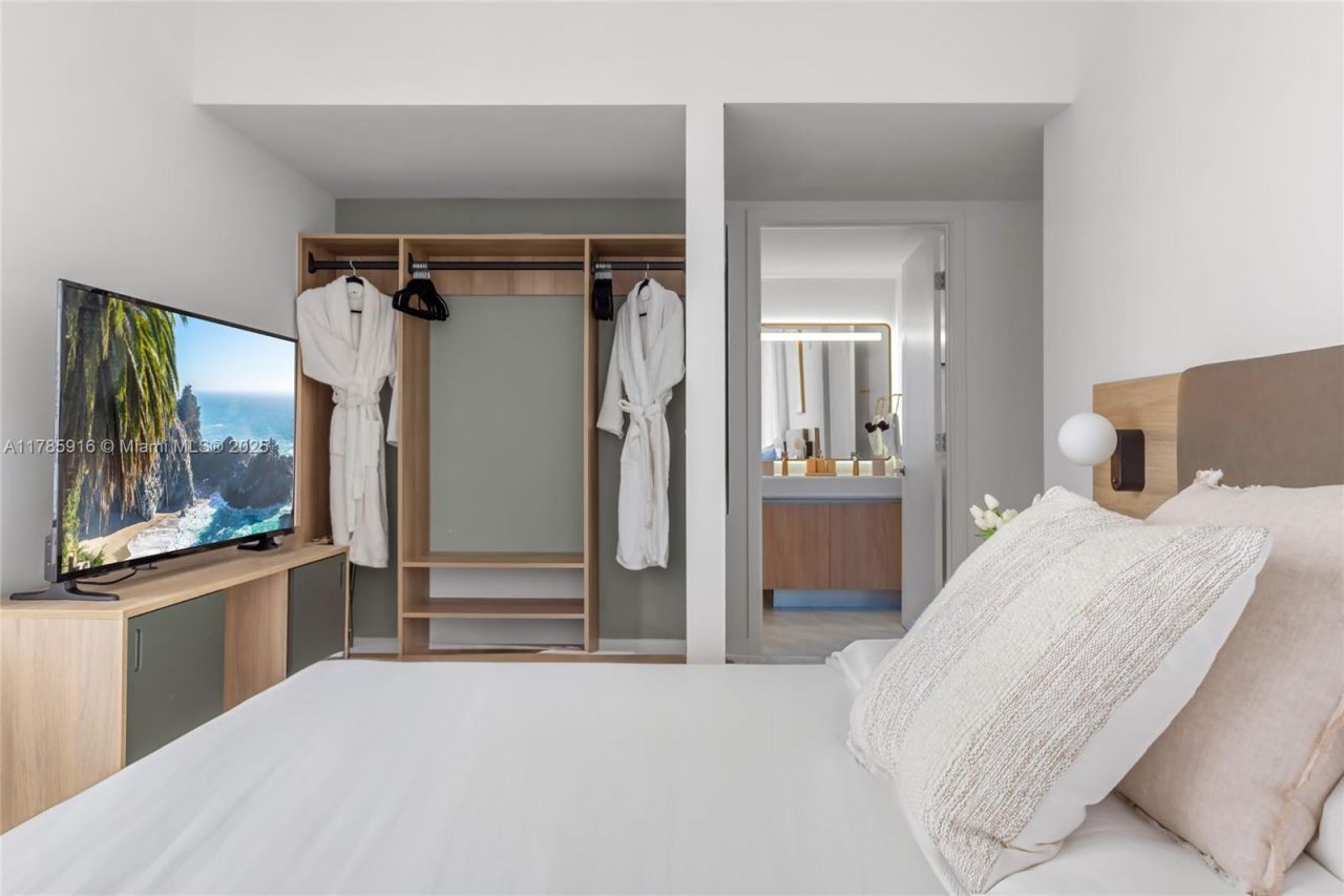 159 NE 6th St, Unit 3701, Miami, FL 33132 Photo