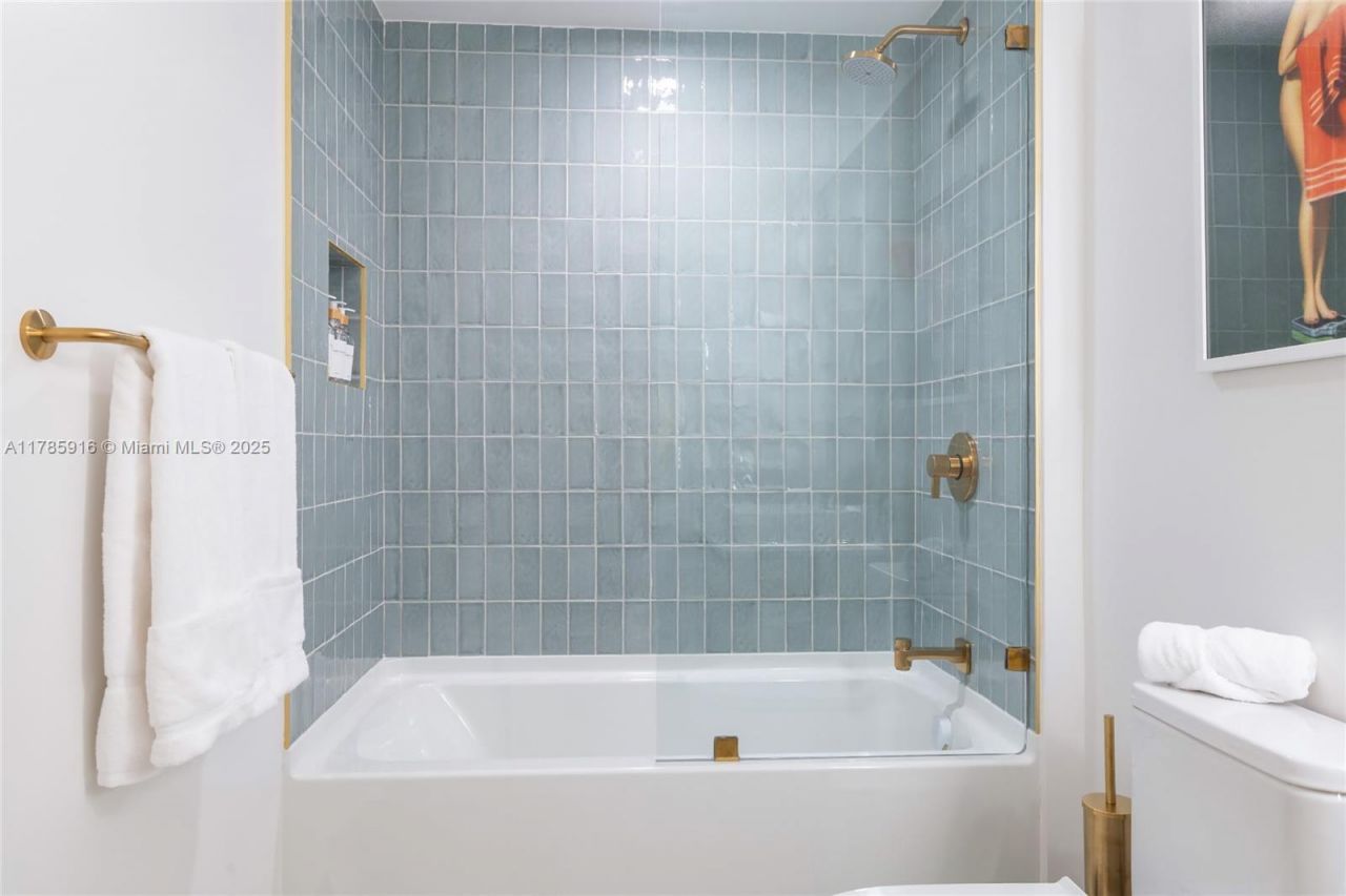 159 NE 6th St, Unit 3701, Miami, FL 33132 Photo