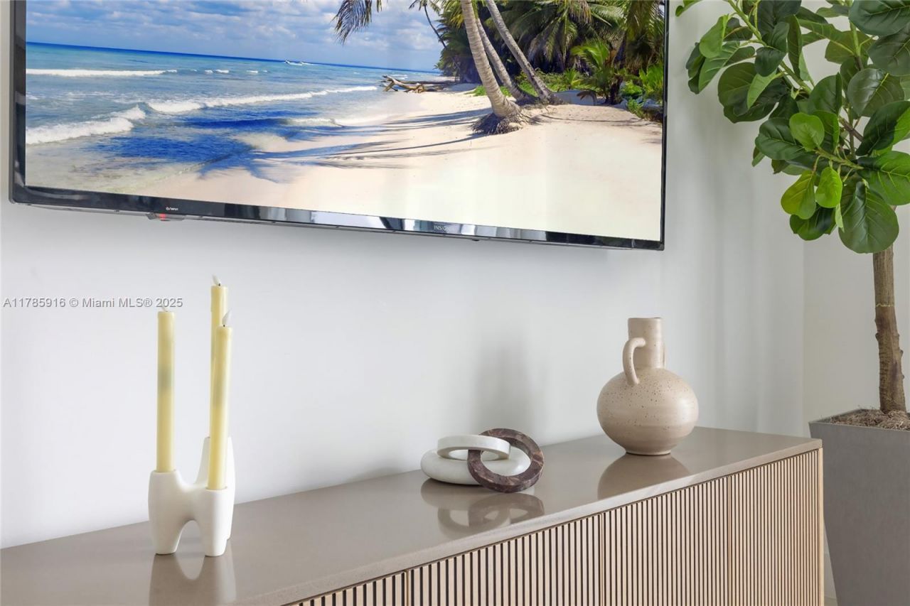 159 NE 6th St, Unit 3701, Miami, FL 33132 Photo