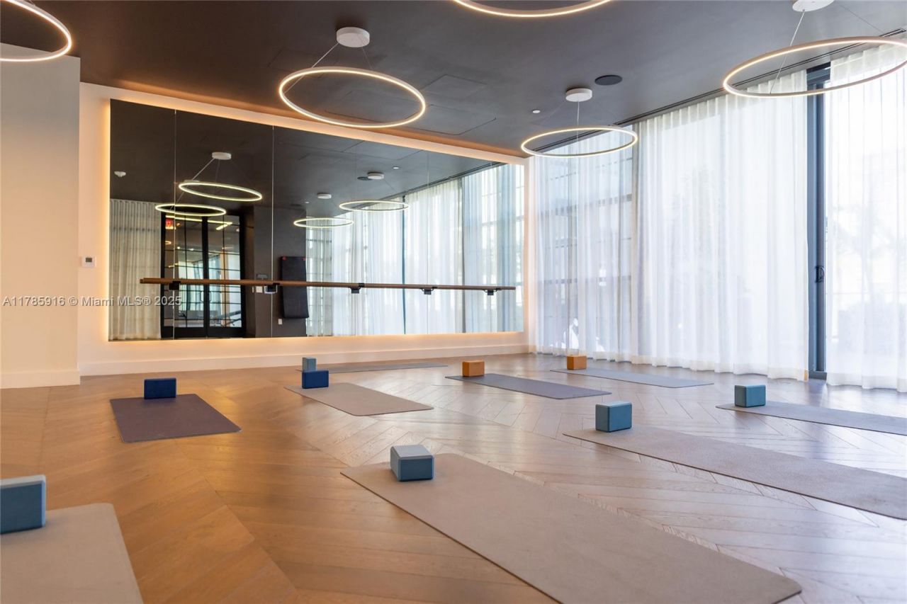 159 NE 6th St, Unit 3701, Miami, FL 33132 Photo