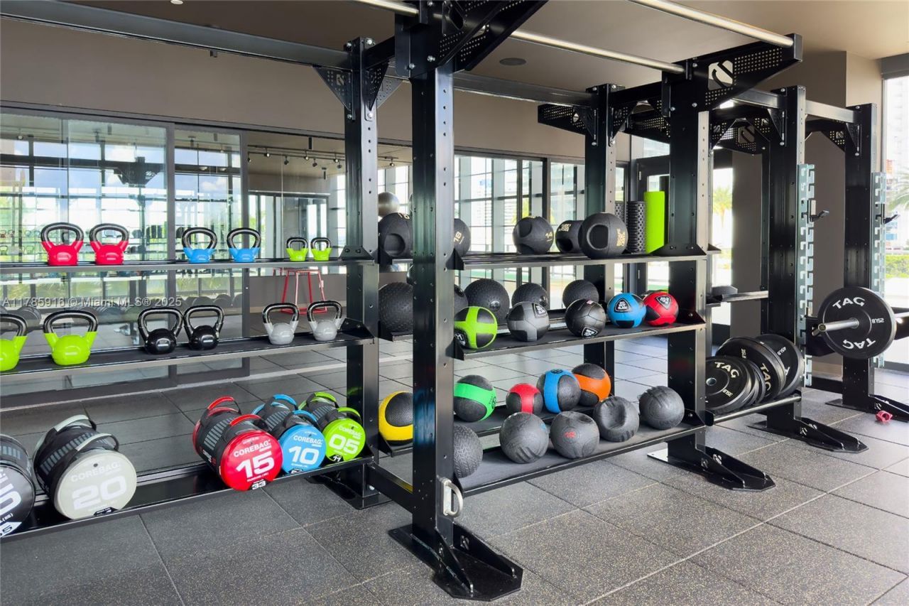 159 NE 6th St, Unit 3701, Miami, FL 33132 Photo