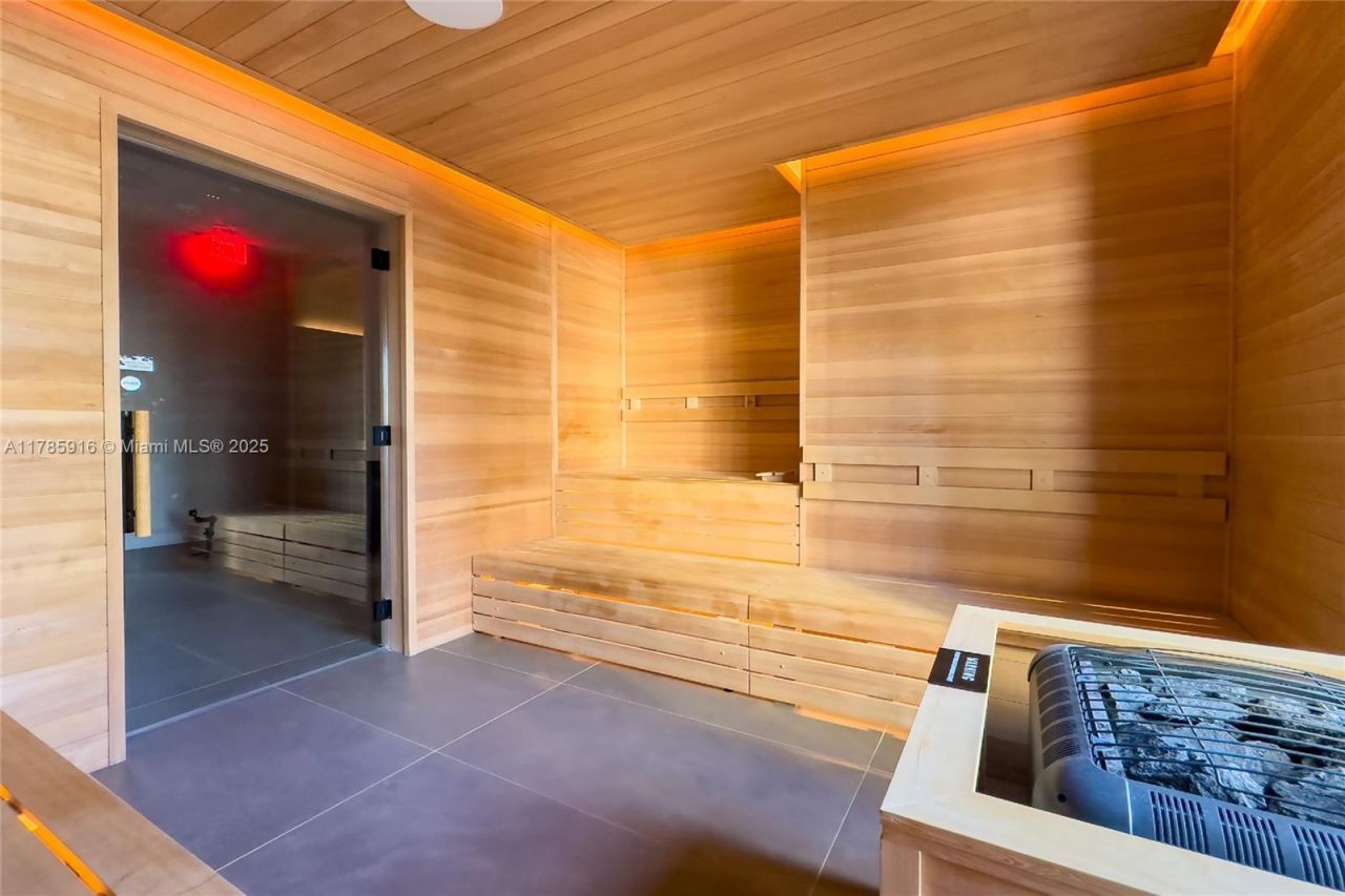 159 NE 6th St, Unit 3701, Miami, FL 33132 Photo