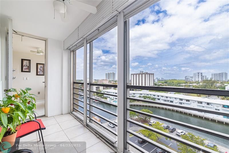 100 Golden Isles Drive, Unit 911, Hallandale Beach, FL 33009 Photo