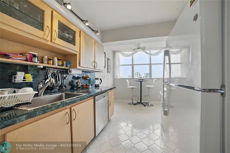 100 Golden Isles Drive, Unit 911, Hallandale Beach, FL 33009 Photo