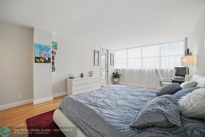 100 Golden Isles Drive, Unit 911, Hallandale Beach, FL 33009 Photo