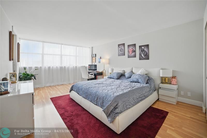 100 Golden Isles Drive, Unit 911, Hallandale Beach, FL 33009 Photo