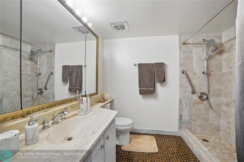 100 Golden Isles Drive, Unit 911, Hallandale Beach, FL 33009 Photo