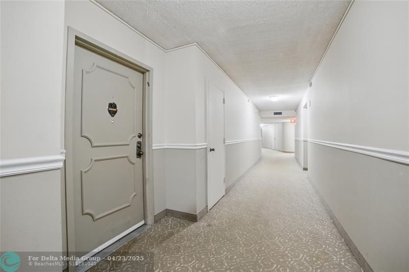 100 Golden Isles Drive, Unit 911, Hallandale Beach, FL 33009 Photo