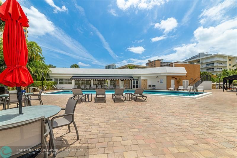 100 Golden Isles Drive, Unit 911, Hallandale Beach, FL 33009 Photo