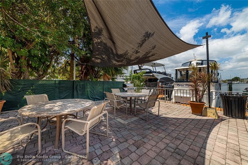 100 Golden Isles Drive, Unit 911, Hallandale Beach, FL 33009 Photo