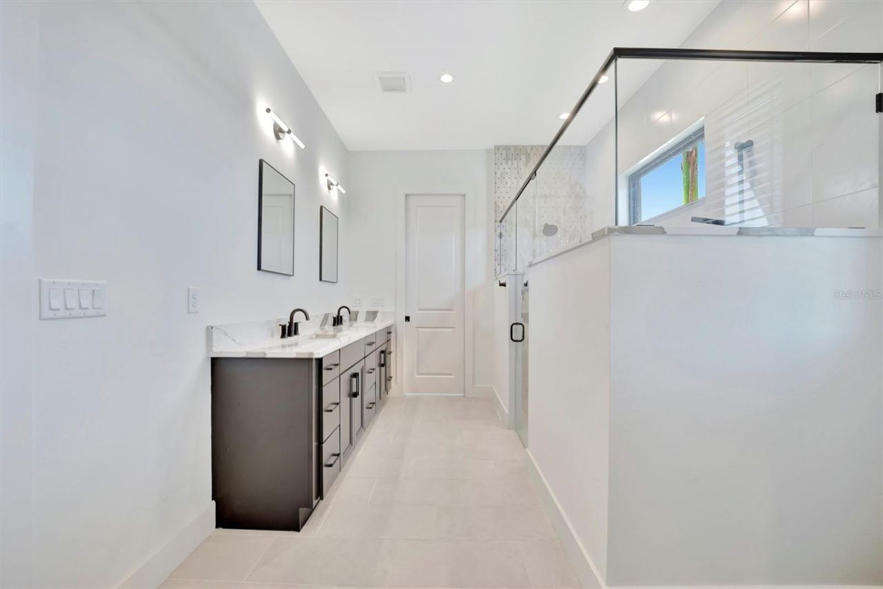 5939 Redbay Boulevard, Bradenton, FL 34210 Photo