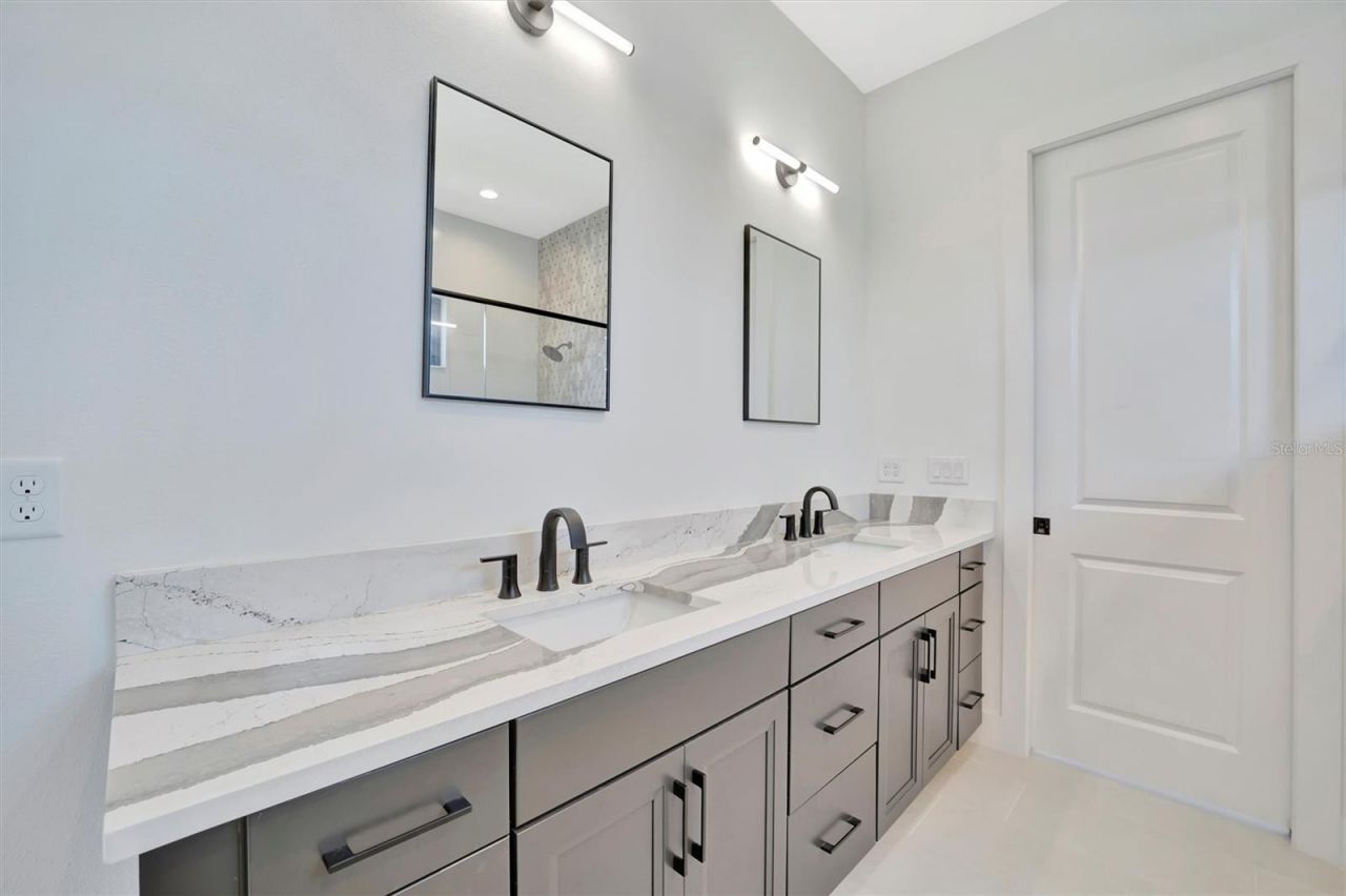 5939 Redbay Boulevard, Bradenton, FL 34210 Photo