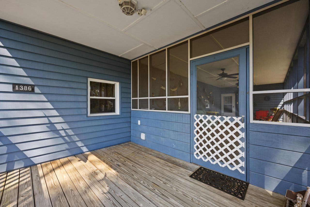 1386 Hobbs Drive Photo 6