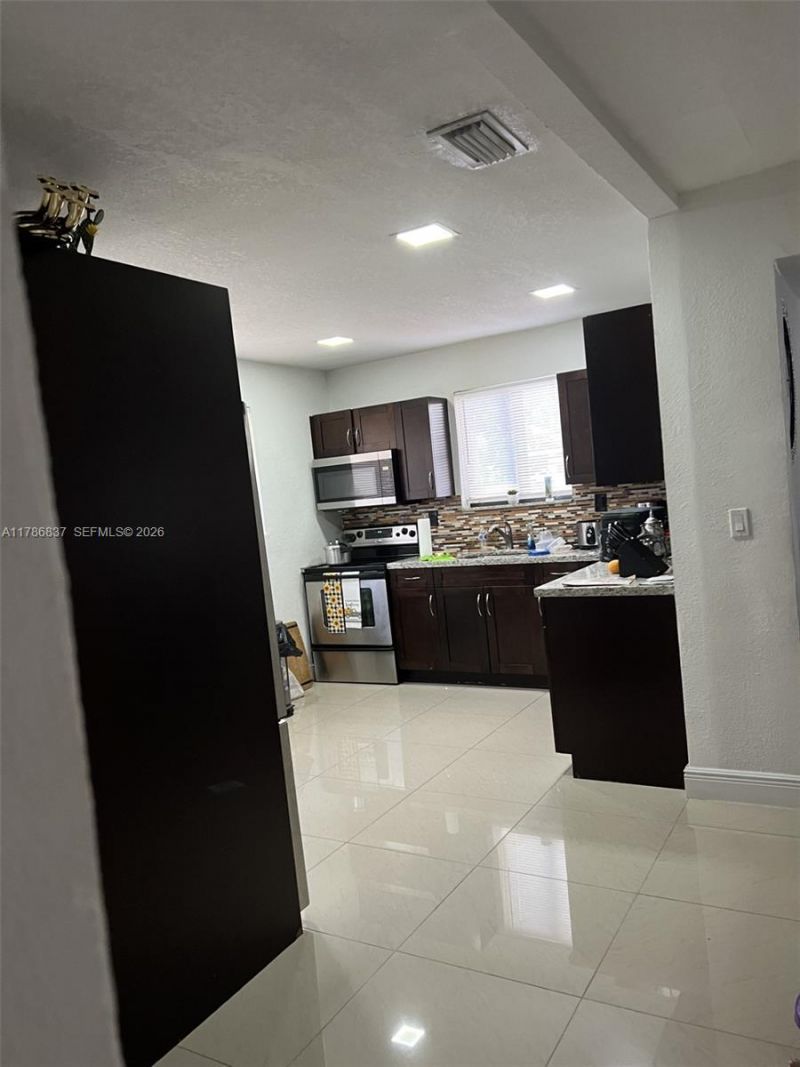 7225 SW 21st St, Miami, FL 33155 Photo