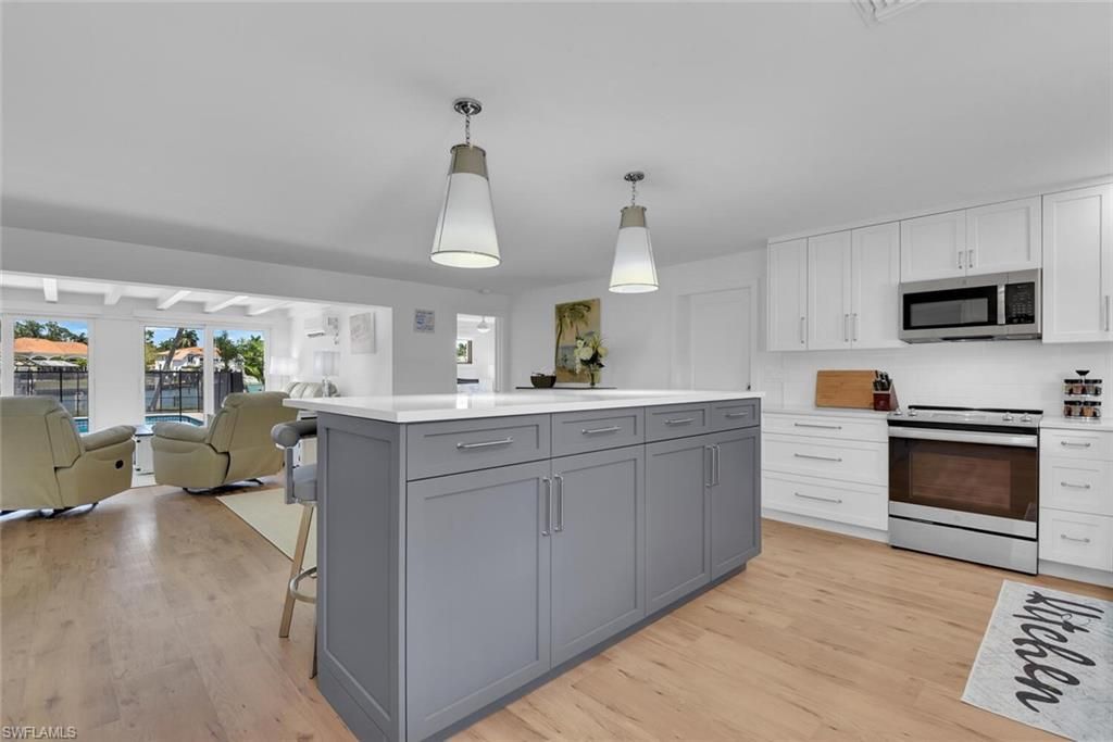 367 Mooring Line Dr, Naples, FL 34102 Photo