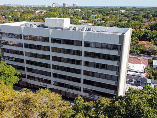 2100 SW 22nd St, Unit 302, Miami, FL 33145