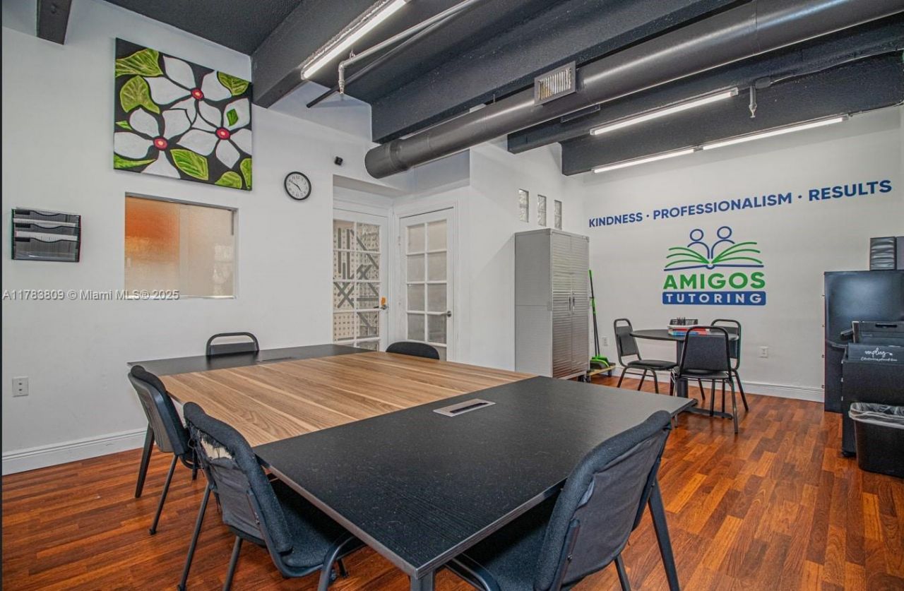 2100 SW 22nd St, Unit 302, Miami, FL 33145 Photo