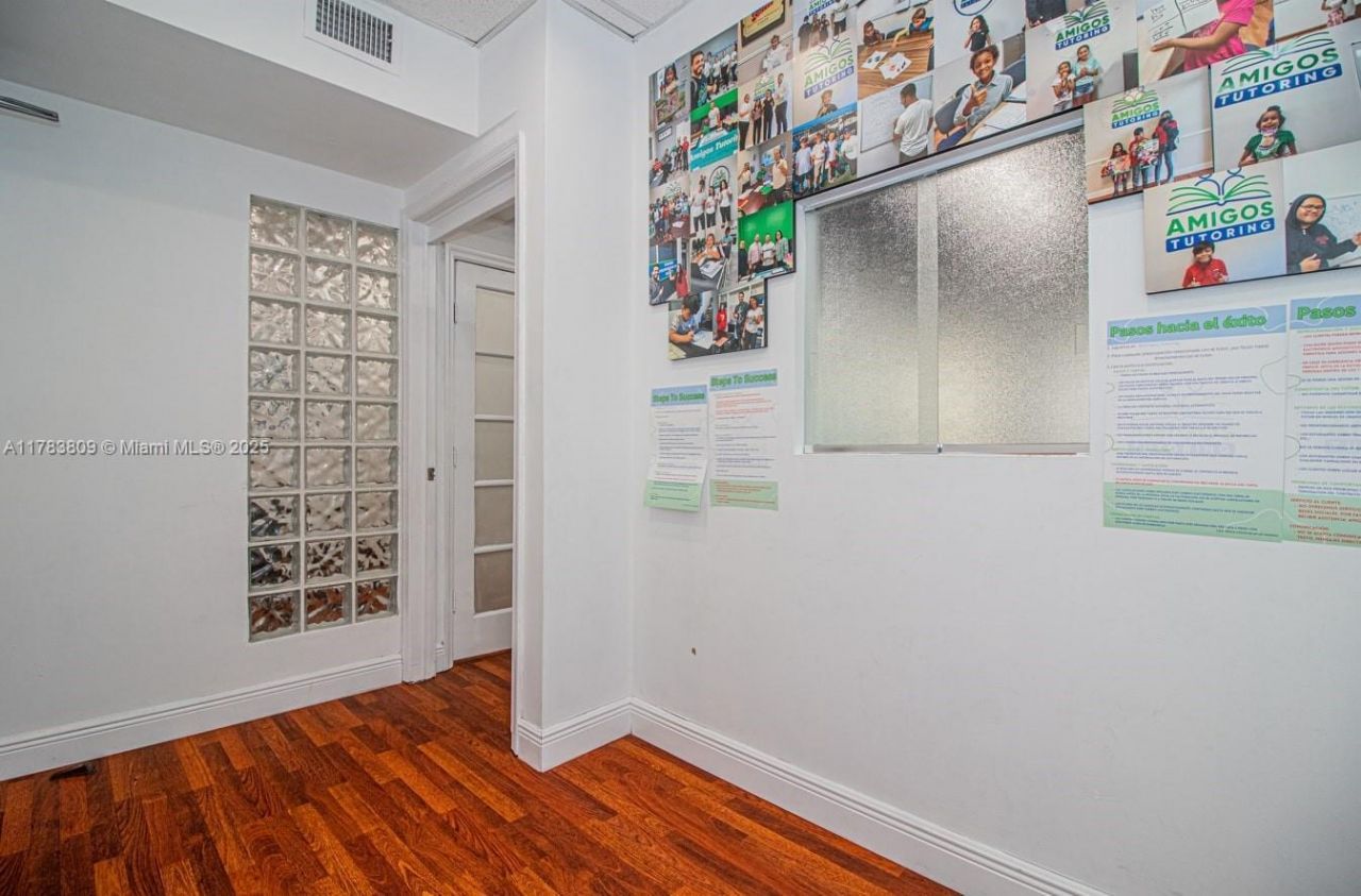 2100 SW 22nd St, Unit 302, Miami, FL 33145 Photo