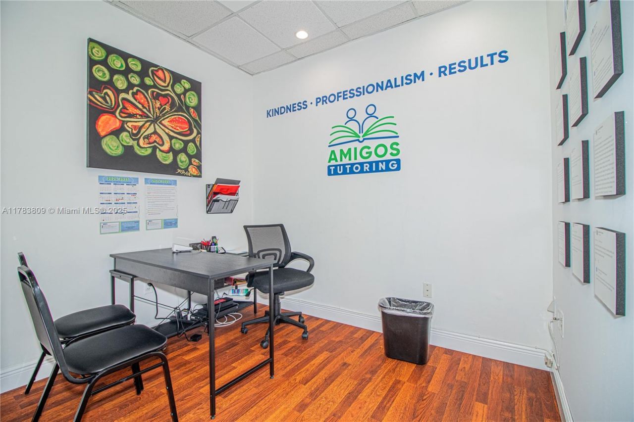 2100 SW 22nd St, Unit 302, Miami, FL 33145 Photo