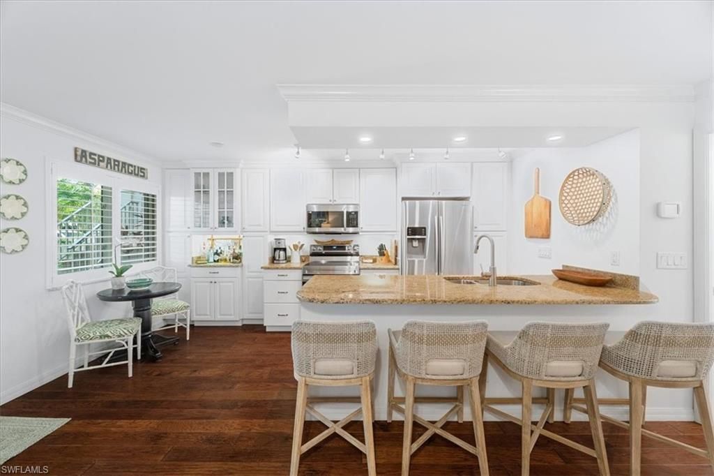 380 4th Ave S, Unit 380, Naples, FL 34102 Photo