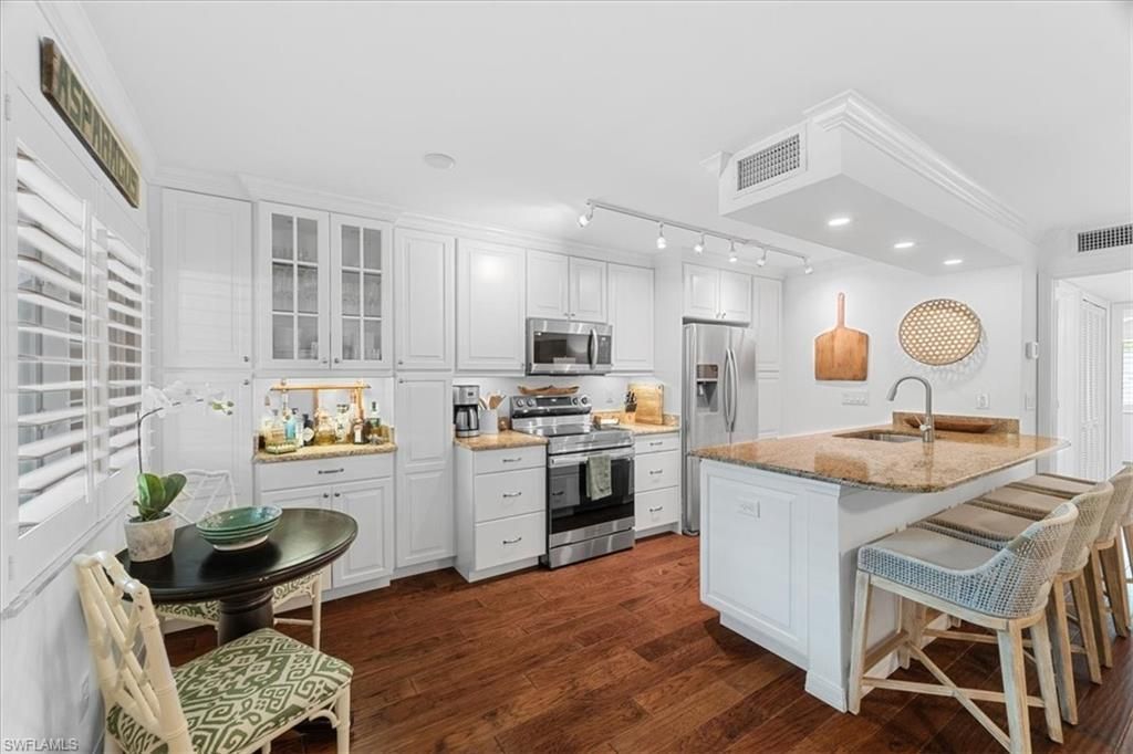 380 4th Ave S, Unit 380, Naples, FL 34102 Photo